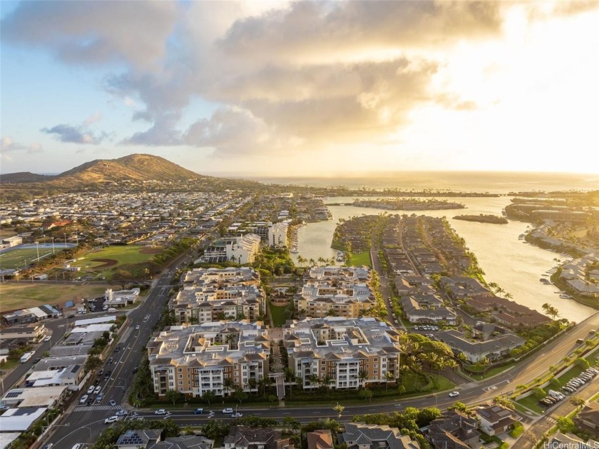 Welcome to The Colony at the Peninsula in Hawaii Kai with this - Beach Condo for sale in Honolulu, Hawaii on Beachhouse.com