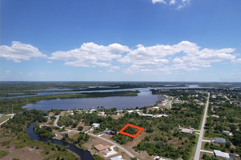 * SELLER FINANCING AVAILABLE.* .LOT NEAR WATERFRONT PROPERTIES - Beach Lot for sale in Port Charlotte, Florida on Beachhouse.com