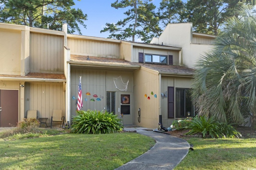 Welcome to this exquisite 3-bedroom, 3-bathroom townhouse - Beach Condo for sale in Little River, South Carolina on Beachhouse.com