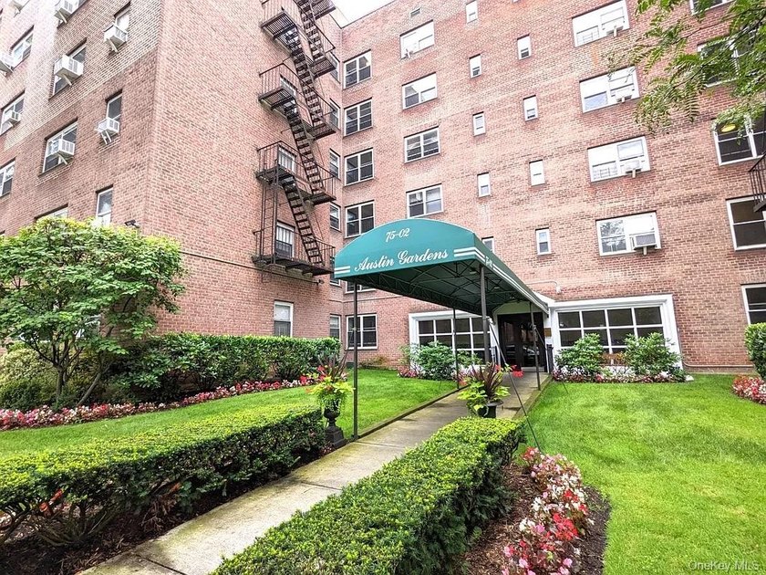 Welcome to Austin Gardens, a beautifully maintained post-war - Beach Home for sale in Forest Hills, New York on Beachhouse.com