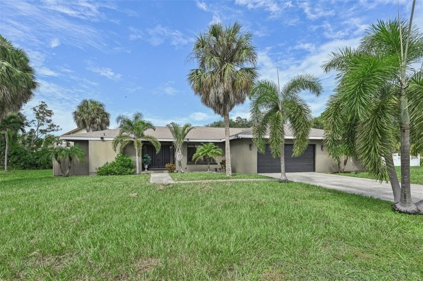 PRICE IMPROVEMENT!! HONEY STOP THE CAR!! Welcome to 6106 45th St - Beach Home for sale in Bradenton, Florida on Beachhouse.com