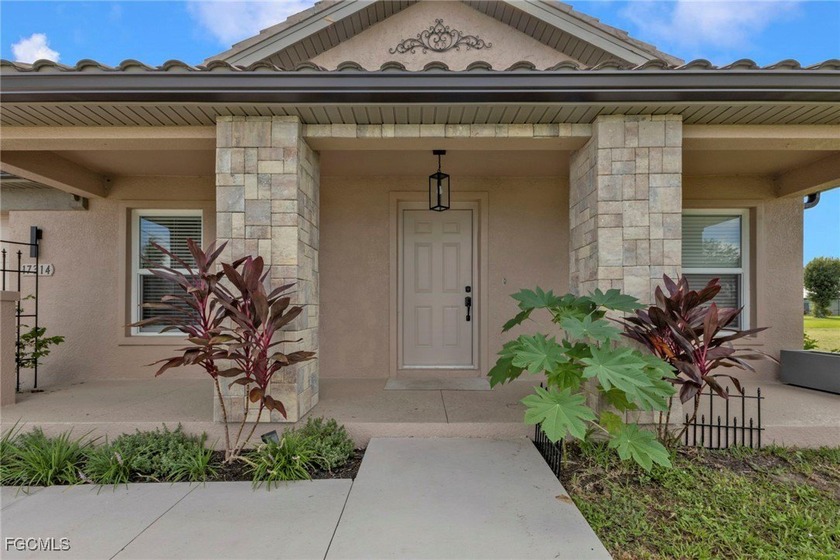 LIKE-NEW + $200K+ RENOVATIONS in Burnt Store Lakes! Golf - Beach Home for sale in Punta Gorda, Florida on Beachhouse.com