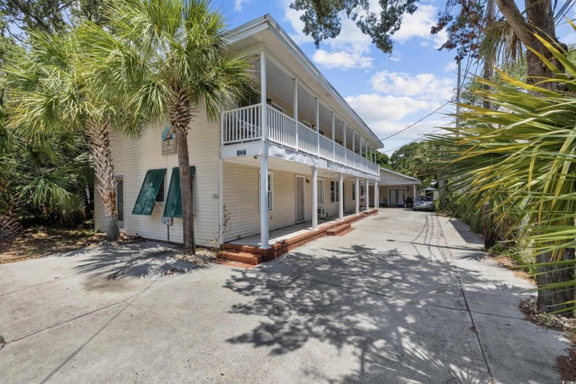 Multifamily property consisting of seven units in two buildings - Beach Lot for sale in Myrtle Beach, South Carolina on Beachhouse.com