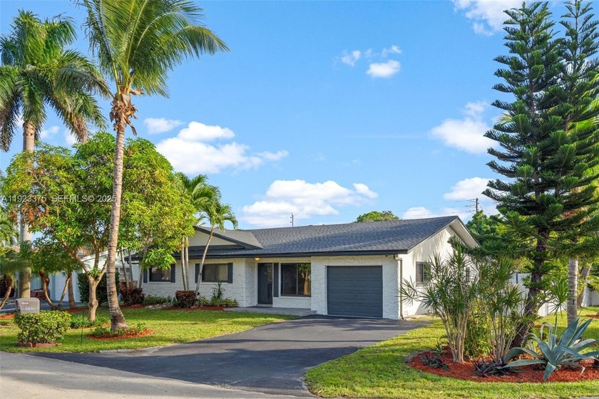 Beautifully updated 4-bedroom, 2-bath home in the desirable - Beach Home for sale in Fort Lauderdale, Florida on Beachhouse.com