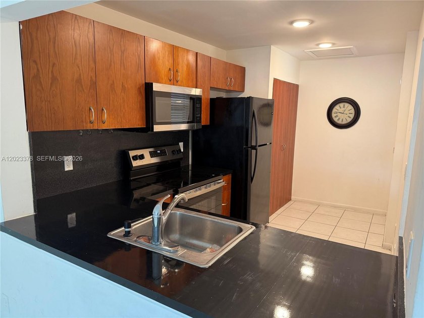 Charming, spacious and bright 2/2 condo in a gated community - Beach Condo for sale in Miami, Florida on Beachhouse.com