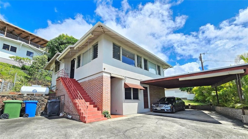 Enjoy breathtaking views of Diamond Head and Waikiki Skyline - Beach Home for sale in Honolulu, Hawaii on Beachhouse.com