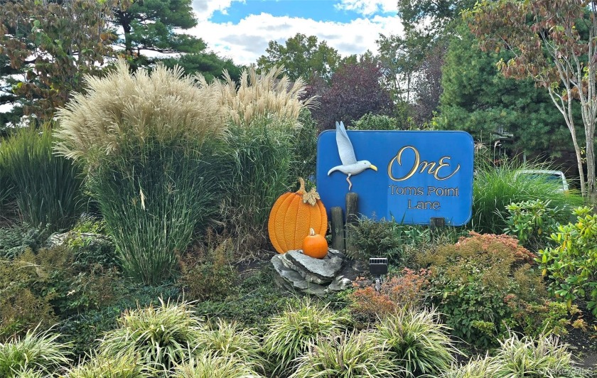 Welcome to Toms Point, Building #2, Apartment 4A - Manhasset - Beach Home for sale in Port Washington, New York on Beachhouse.com