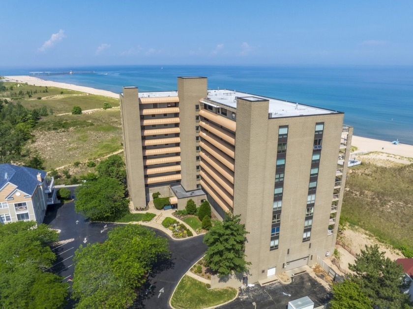 Motivated Seller, Welcome to your dream home in dune scape, in - Beach Condo for sale in Michigan City, Indiana on Beachhouse.com