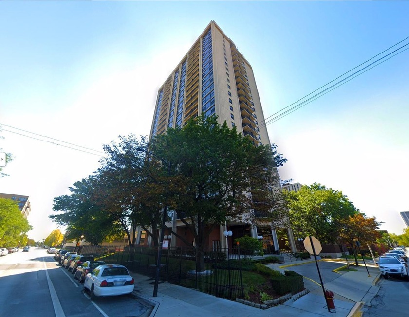 Best Condo deal in the area! Experience the best of urban living - Beach Condo for sale in Chicago, Illinois on Beachhouse.com