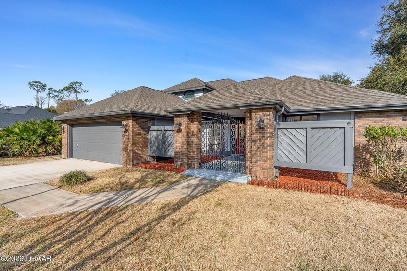 Breakaway Trails Beauty. Situated on nearly a half-acre it's one - Beach Home for sale in Ormond Beach, Florida on Beachhouse.com