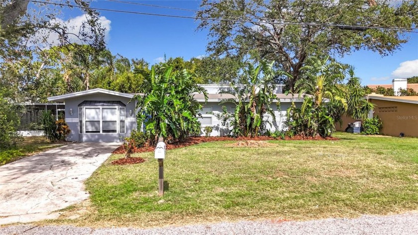 Welcome to 2358 Havana Dr, Clearwater, FL 33764 - a beautifully - Beach Home for sale in Clearwater, Florida on Beachhouse.com