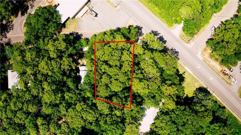 A RARE FIND IN THE HEART OF FABULOUS FAIRHOPE! THIS WONDERFUL - Beach Lot for sale in Fairhope, Alabama on Beachhouse.com