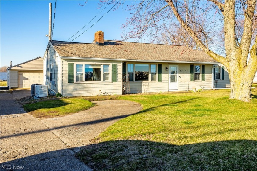 Location Location Location! This is an amazing move in ready - Beach Home for sale in Sandusky, Ohio on Beachhouse.com