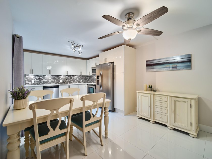 Immaculate, updated and completely move-in ready in the heart of - Beach Townhome/Townhouse for sale in Palm Beach Gardens, Florida on Beachhouse.com