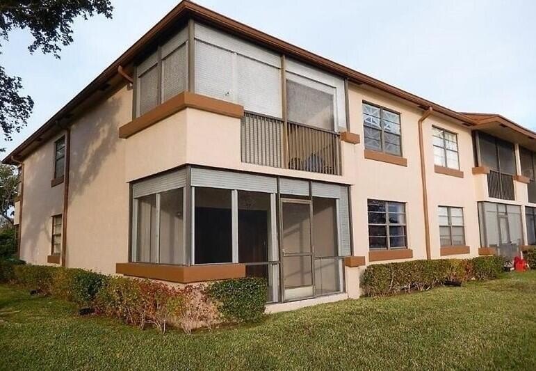 This 2-bedroom, 2-bathroom unit is located on the 2nd floor and - Beach Condo for sale in Tamarac, Florida on Beachhouse.com