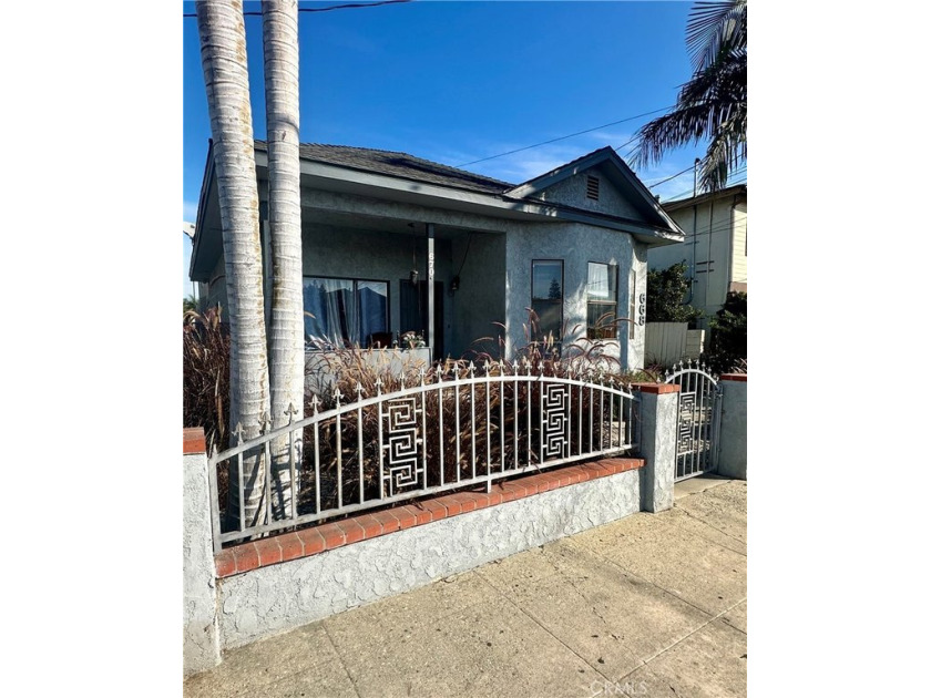 This charming property is located just a few blocks from the - Beach Townhome/Townhouse for sale in San Pedro, California on Beachhouse.com