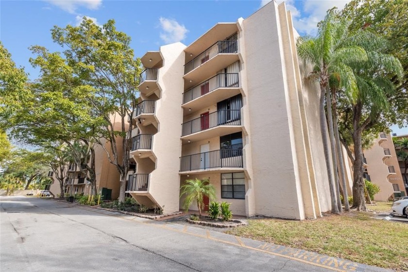 Lovely one bedroom unit located on the first floor of the gated - Beach Condo for sale in Pompano Beach, Florida on Beachhouse.com