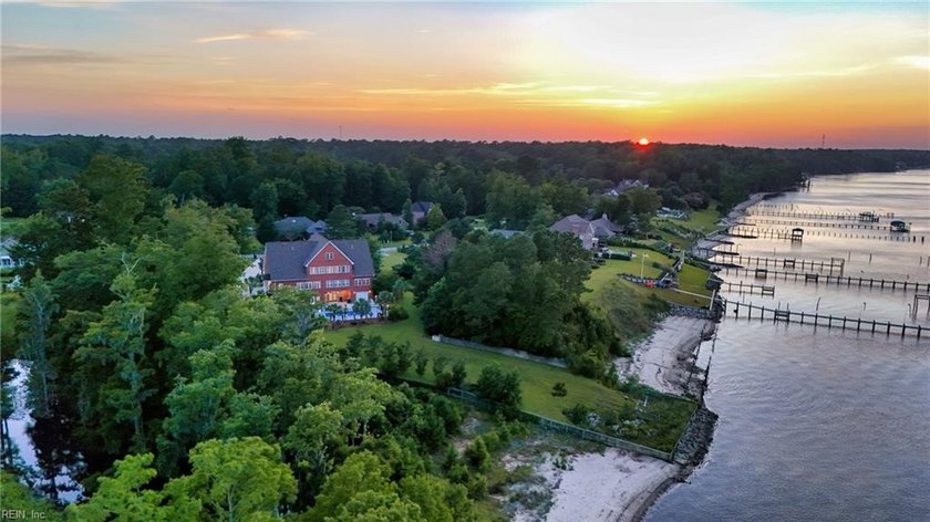 A stately all-brick home nestled on the Neuse River, surrounded - Beach Home for sale in New Bern, North Carolina on Beachhouse.com