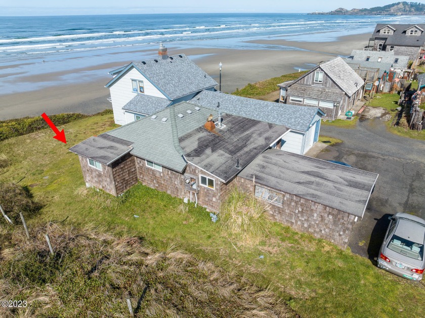 As good as OCEAN FRONT! Adorable cottage in Newport's NYE BEACH - Beach Home for sale in Newport, Oregon on Beachhouse.com