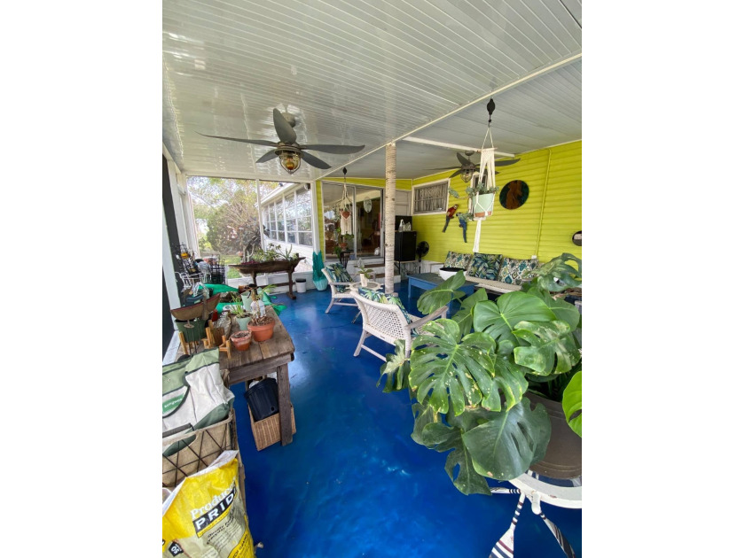 Spilt floor plan with 3 bedrooms & 2 bathrooms.  Wide open floor - Beach Home for sale in Ruskin, Florida on Beachhouse.com