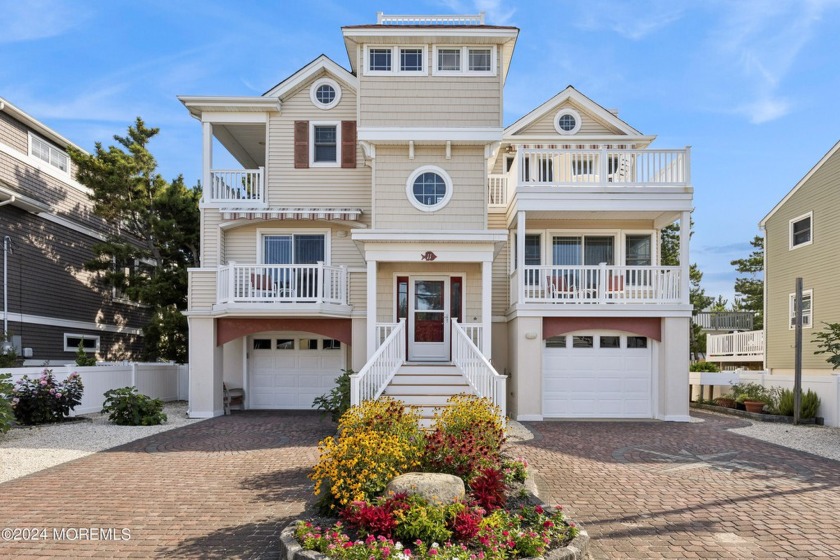 Welcome to your coastal paradise in serene Holgate.  Discover - Beach Home for sale in Long Beach Island, New Jersey on Beachhouse.com