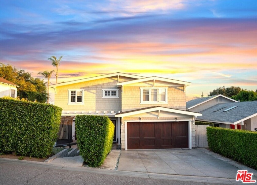 Nick Schaar's timeless Craftsman home. Stunning, fully furnished - Beach Home for sale in Hermosa Beach, California on Beachhouse.com