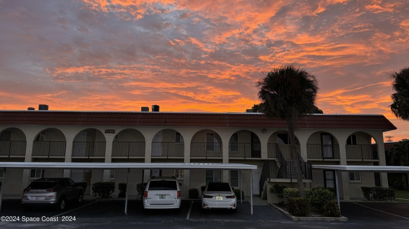 This beautifully remodeled 2 bed, 2 bath condo offers the - Beach Condo for sale in Cocoa Beach, Florida on Beachhouse.com