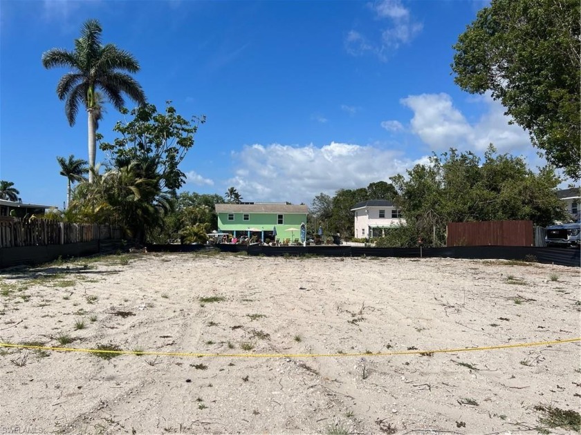 Back on the market. Looking to build a new home on a - Beach Lot for sale in Naples, Florida on Beachhouse.com