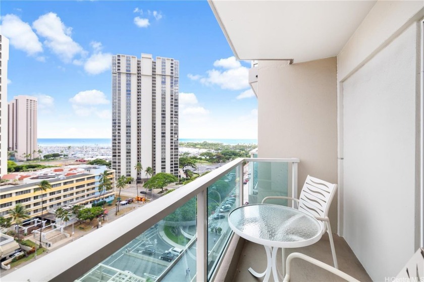 This Ala Moana Hotel Condo unit is in a prime location near - Beach Condo for sale in Honolulu, Hawaii on Beachhouse.com