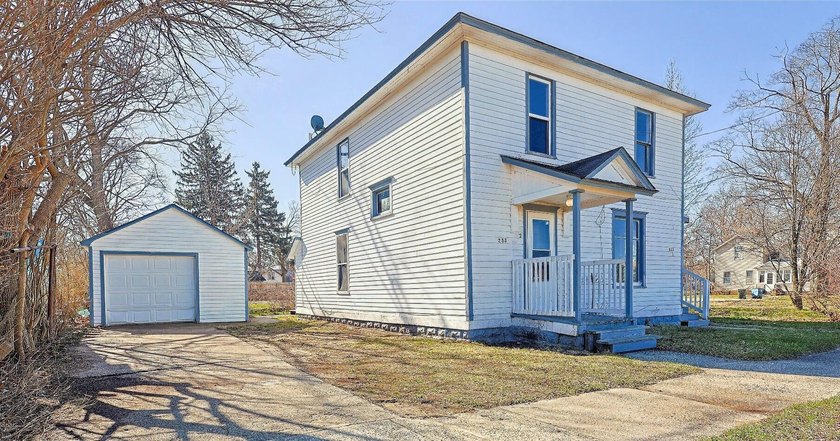 Welcome to 233 Delaware Avenue--a 2,337 sq ft duplex in - Beach Home for sale in Muskegon, Michigan on Beachhouse.com