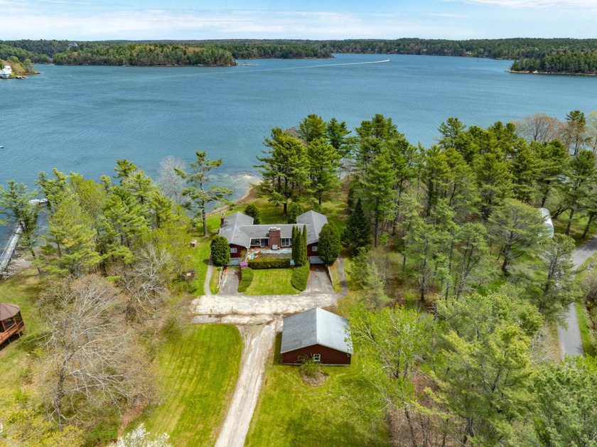Captivating, stunning, beautiful! You pick the adjective to - Beach Home for sale in Harpswell, Maine on Beachhouse.com