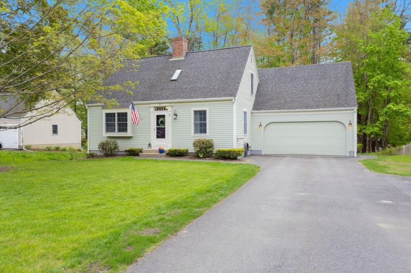 Welcome to 3 Foxwell Drive, a truly rare find in today's real - Beach Home for sale in Scarborough, Maine on Beachhouse.com
