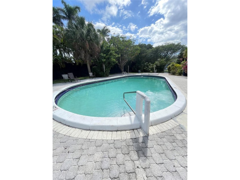 Great for investors! this unit has an excellent location, close - Beach Condo for sale in Hallandale Beach, Florida on Beachhouse.com