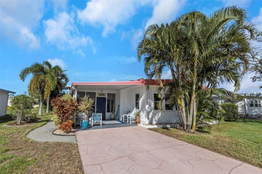 Under contract-accepting backup offers. This charming 1,084 sq - Beach Home for sale in Palm Harbor, Florida on Beachhouse.com