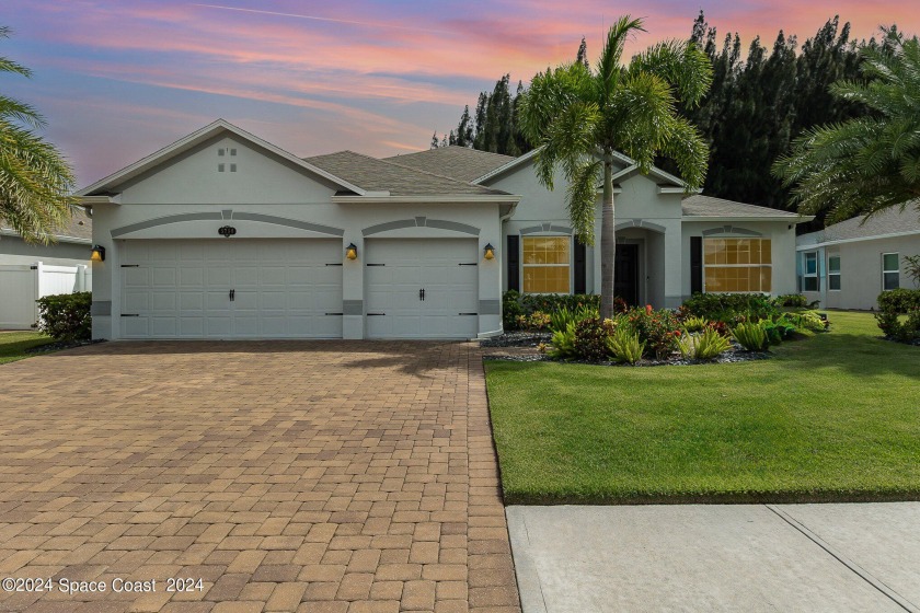 PRICE IMPROVEMENT!  BEAUTIFULLY  maintained like NEW POOL HOME - Beach Home for sale in Merritt Island, Florida on Beachhouse.com