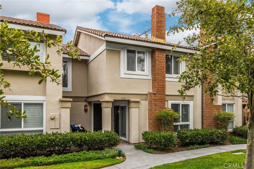 Beautifully Updated home with Custom Designer Touches! - Beach Home for sale in Garden Grove, California on Beachhouse.com