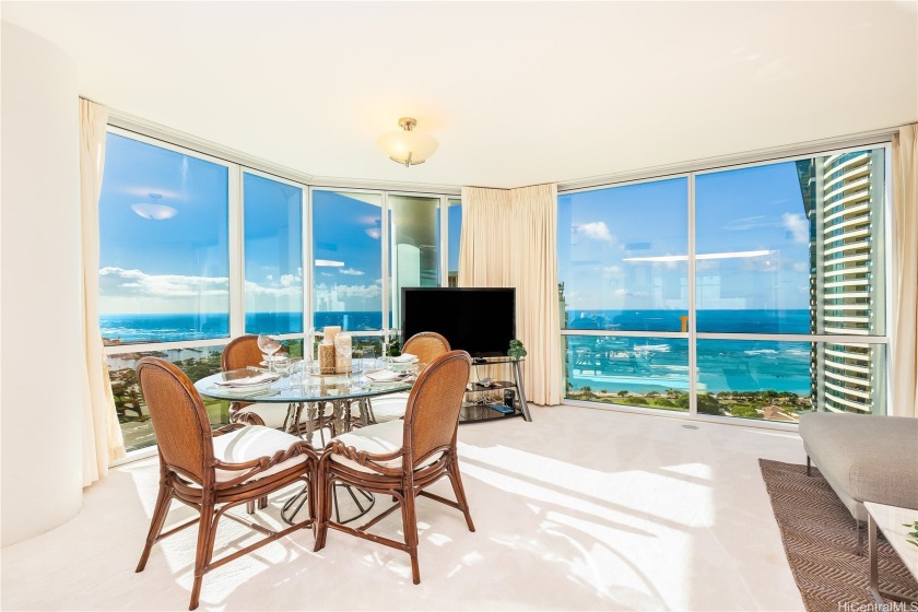 Enjoy expansive views of Diamond Head and the Pacific Ocean from - Beach Condo for sale in Honolulu, Hawaii on Beachhouse.com