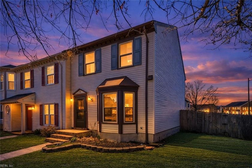 Rare end-unit townhome on a prime corner lot in the highly - Beach Townhome/Townhouse for sale in Virginia Beach, Virginia on Beachhouse.com