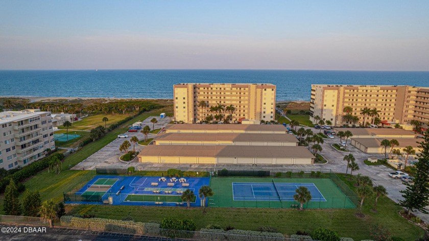 Escape to the beach life that Florida is famous for! This 1 bed - Beach Condo for sale in Cocoa Beach, Florida on Beachhouse.com