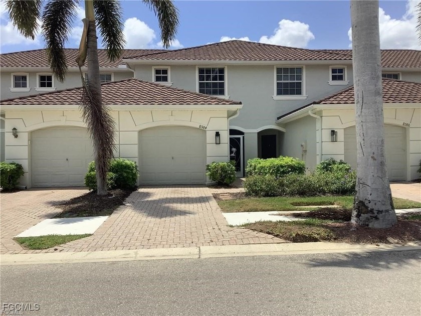 Be ready to be amazed by this beautifully upgraded townhome in - Beach Townhome/Townhouse for sale in Lehigh Acres, Florida on Beachhouse.com