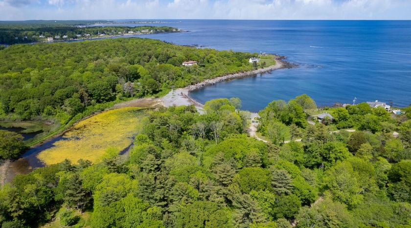 Building lot in exclusive Godfrey's Cove.  Situated on a quiet - Beach Acreage for sale in York, Maine on Beachhouse.com
