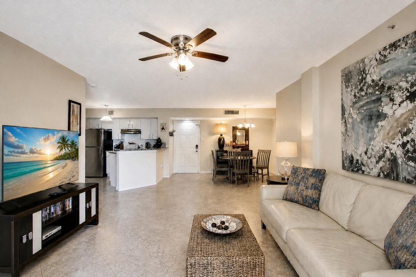Enjoy South Florida living in this light-filled 2BD/2BA condo in - Beach Condo for sale in Hypoluxo, Florida on Beachhouse.com