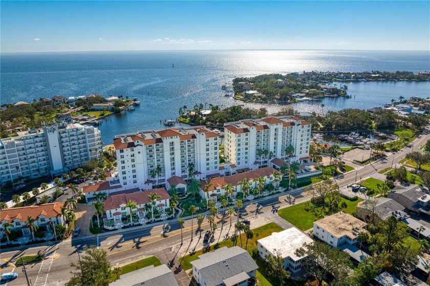 Welcome to The Water Club where waterfront living reaches new - Beach Condo for sale in St. Petersburg, Florida on Beachhouse.com