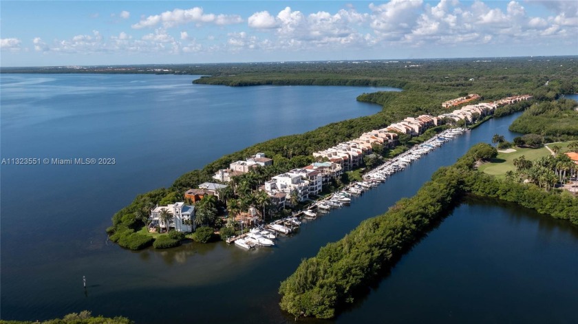 Stunning 3-bdrm, 3-full bath, 3-half bath multilevel townhome in - Beach Townhome/Townhouse for sale in Palmetto  Bay, Florida on Beachhouse.com