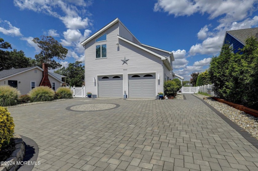 Welcome to your dream retreat! This luxurious 5-bedroom, 4-bath - Beach Home for sale in Brick, New Jersey on Beachhouse.com