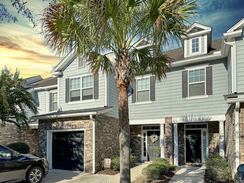 Fantastic open floor plan with Hardwood floors in foyer, powder - Beach Home for sale in Mount Pleasant, South Carolina on Beachhouse.com