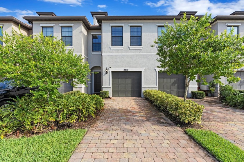 This stunning 3-bedroom, 2.5-bathroom home offers modern living - Beach Townhome/Townhouse for sale in Palm Springs, Florida on Beachhouse.com