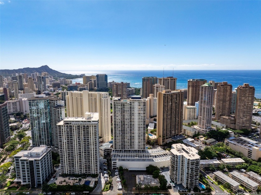 Beautiful 1-bedroom, 1-bath, 1-parking unit in a highly desired - Beach Condo for sale in Honolulu, Hawaii on Beachhouse.com