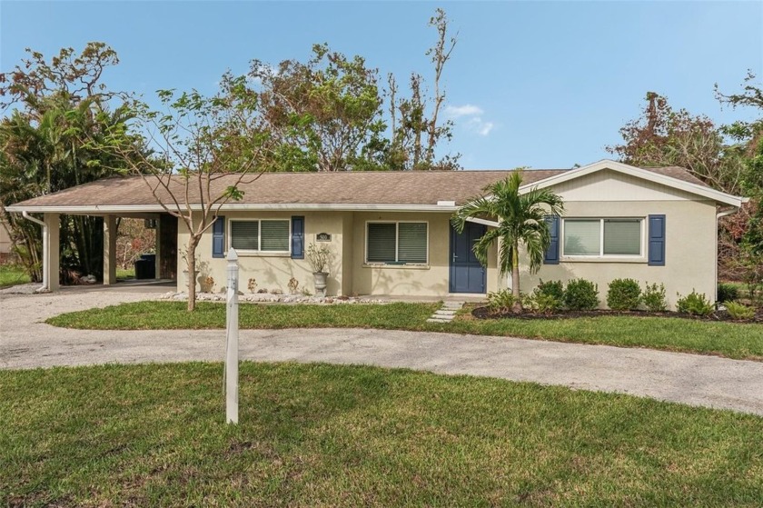 Huge Price Reduction!!  This home sustained flooding and will - Beach Home for sale in Nokomis, Florida on Beachhouse.com