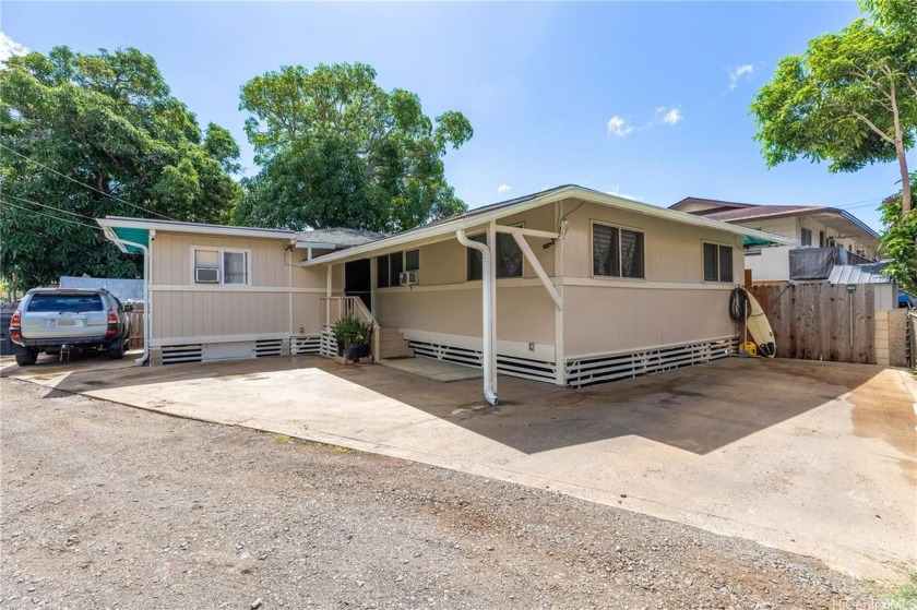 Check out this freshly renovated 4-bedroom, 2-bath home in the - Beach Home for sale in Honolulu, Hawaii on Beachhouse.com